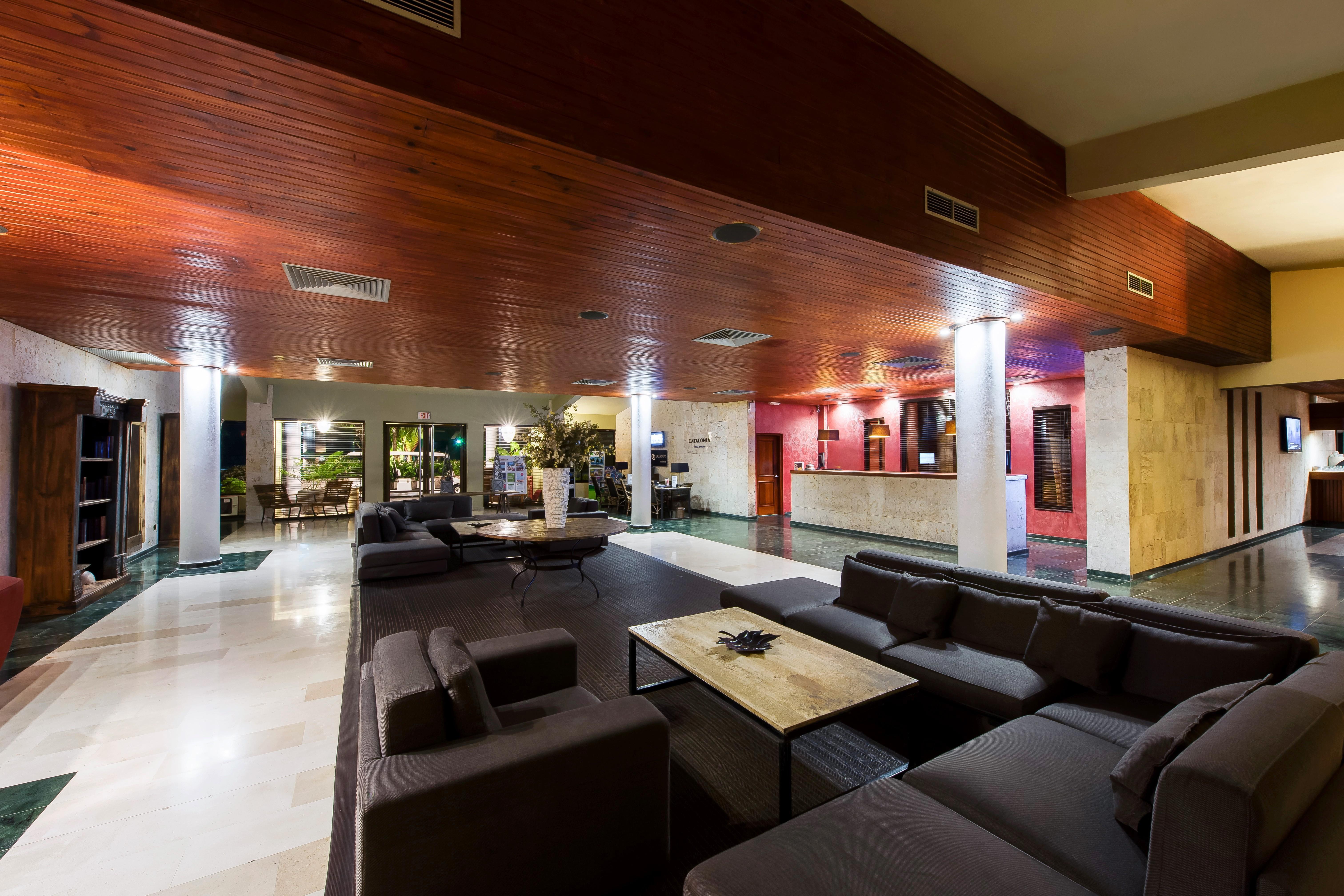 Catalonia Royal Bavaro (Adults Only) Punta Cana Exterior photo Lobby