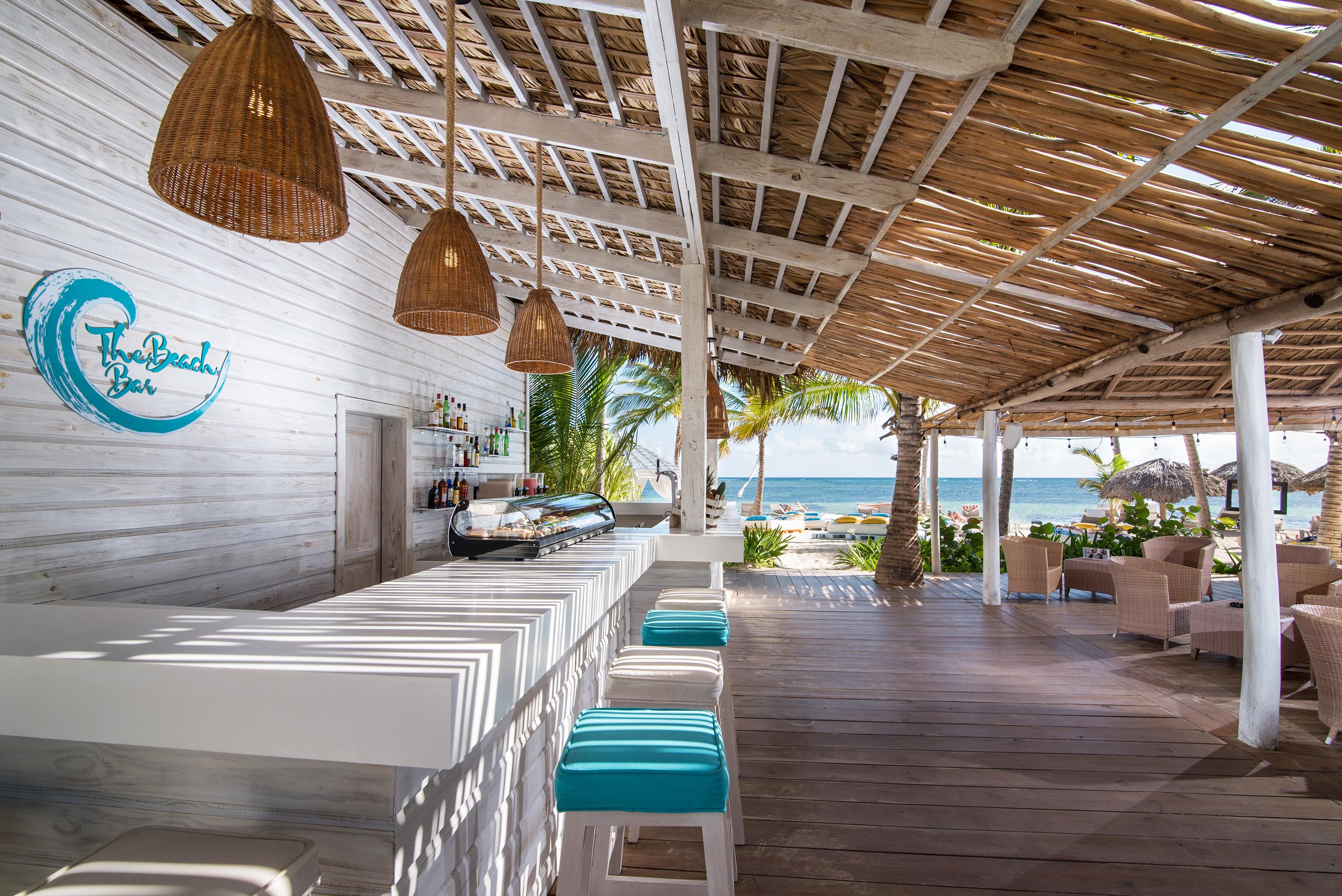 Catalonia Royal Bavaro (Adults Only) Punta Cana Exterior photo The Beach Bar