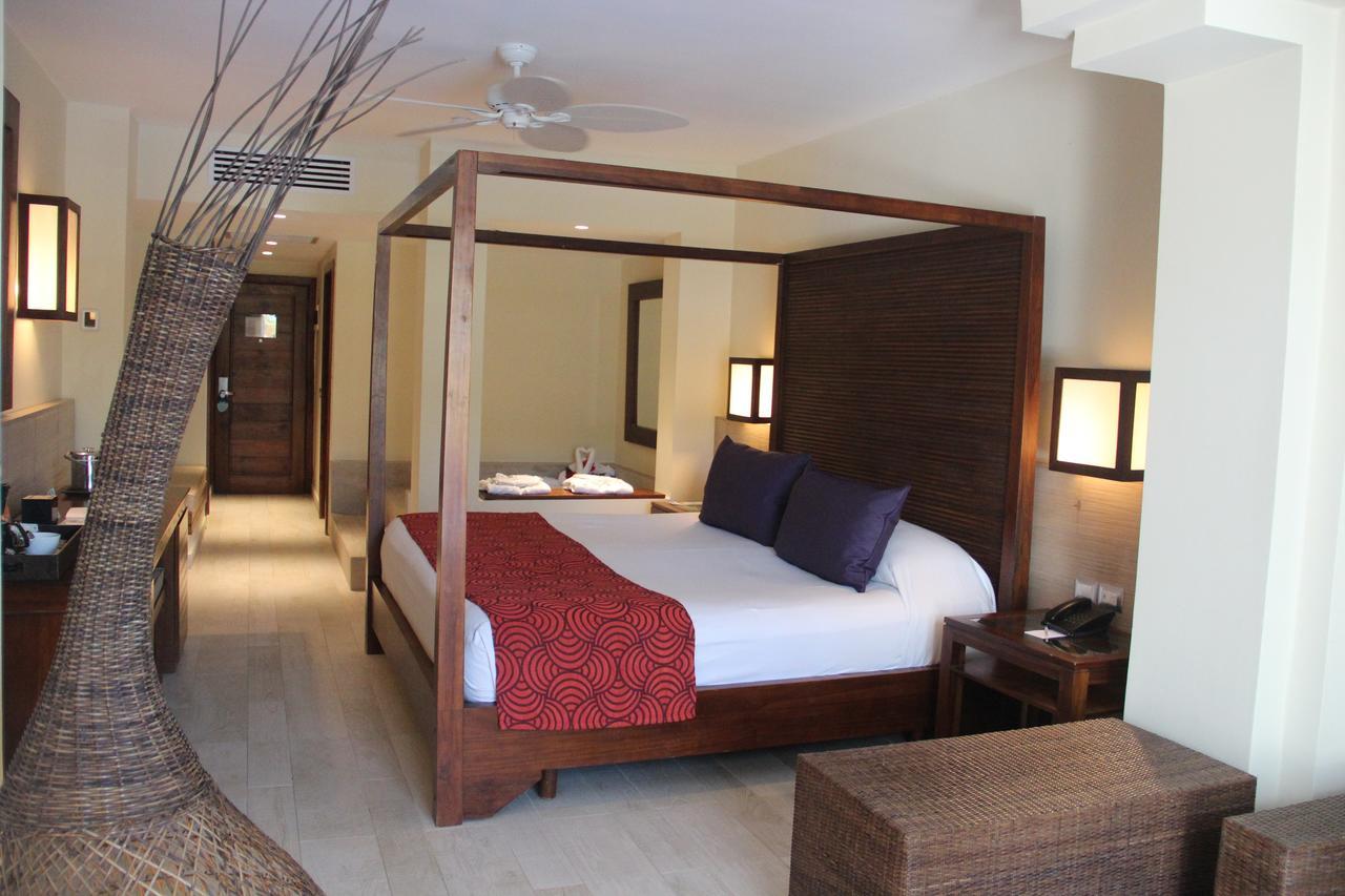 Catalonia Royal Bavaro (Adults Only) Punta Cana Exterior photo A room at the Grand Palladium Resort & Spa, Riviera Maya, Mexico