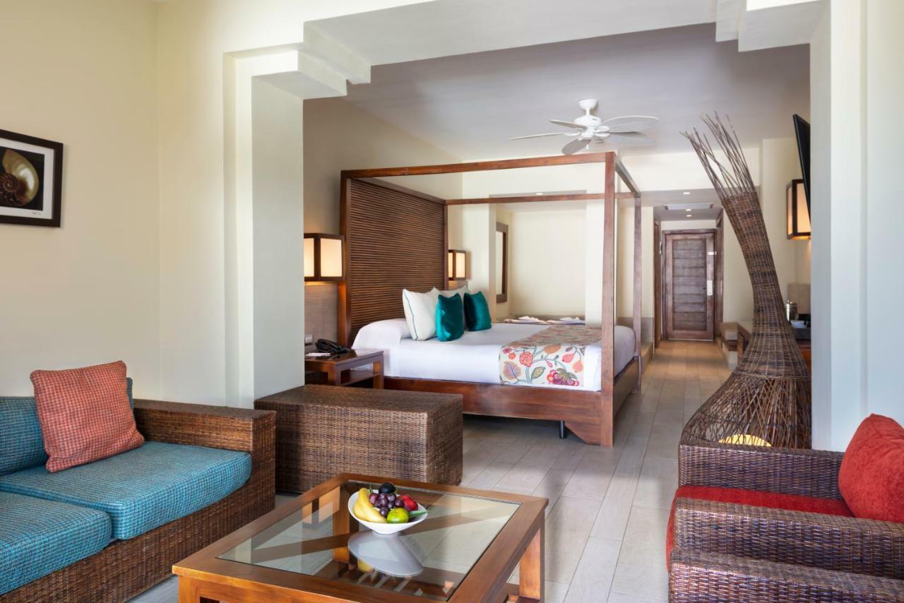 Catalonia Royal Bavaro (Adults Only) Punta Cana Exterior photo A room at the Hard Rock Hotel
