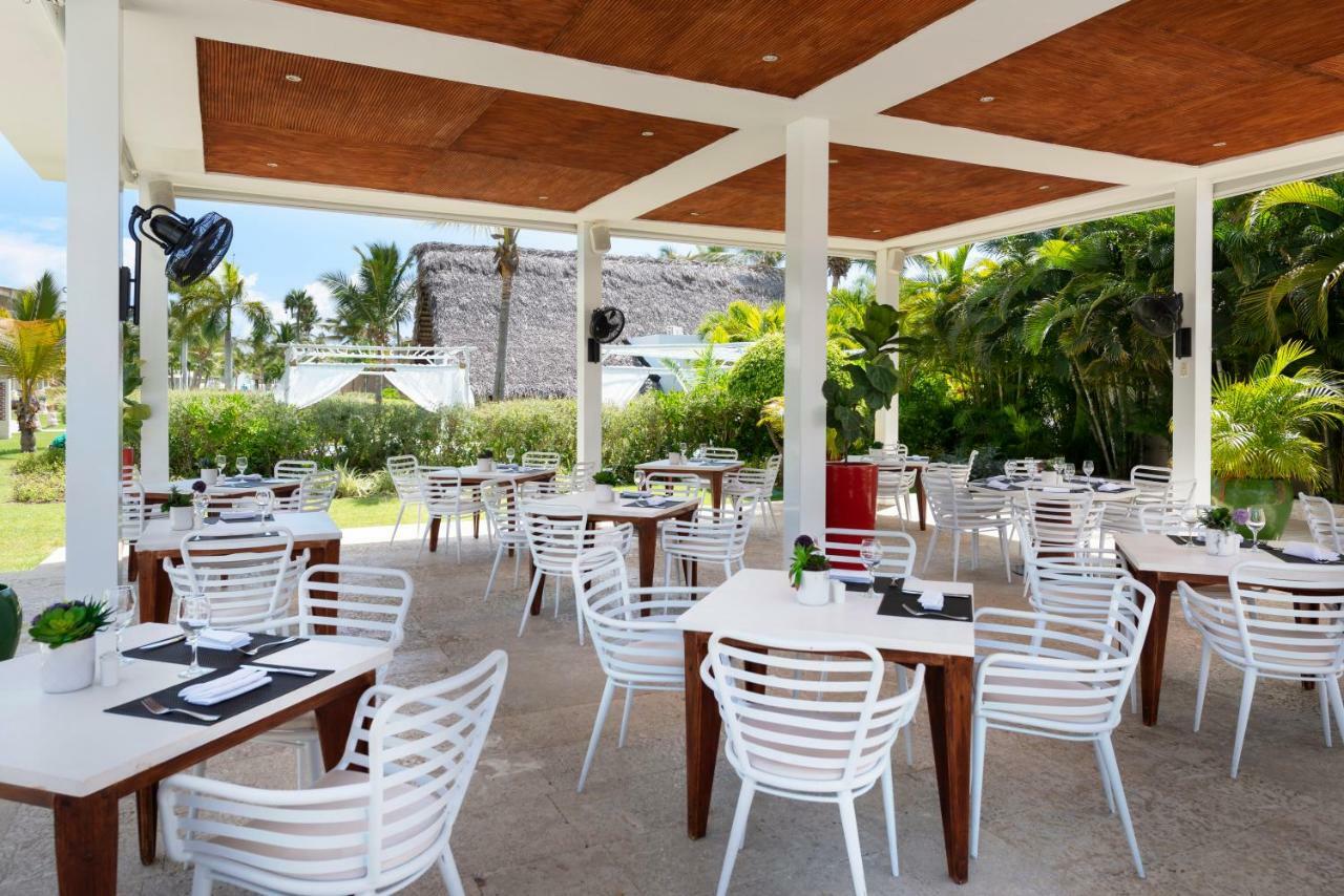 Catalonia Royal Bavaro (Adults Only) Punta Cana Exterior photo The restaurant at the resort