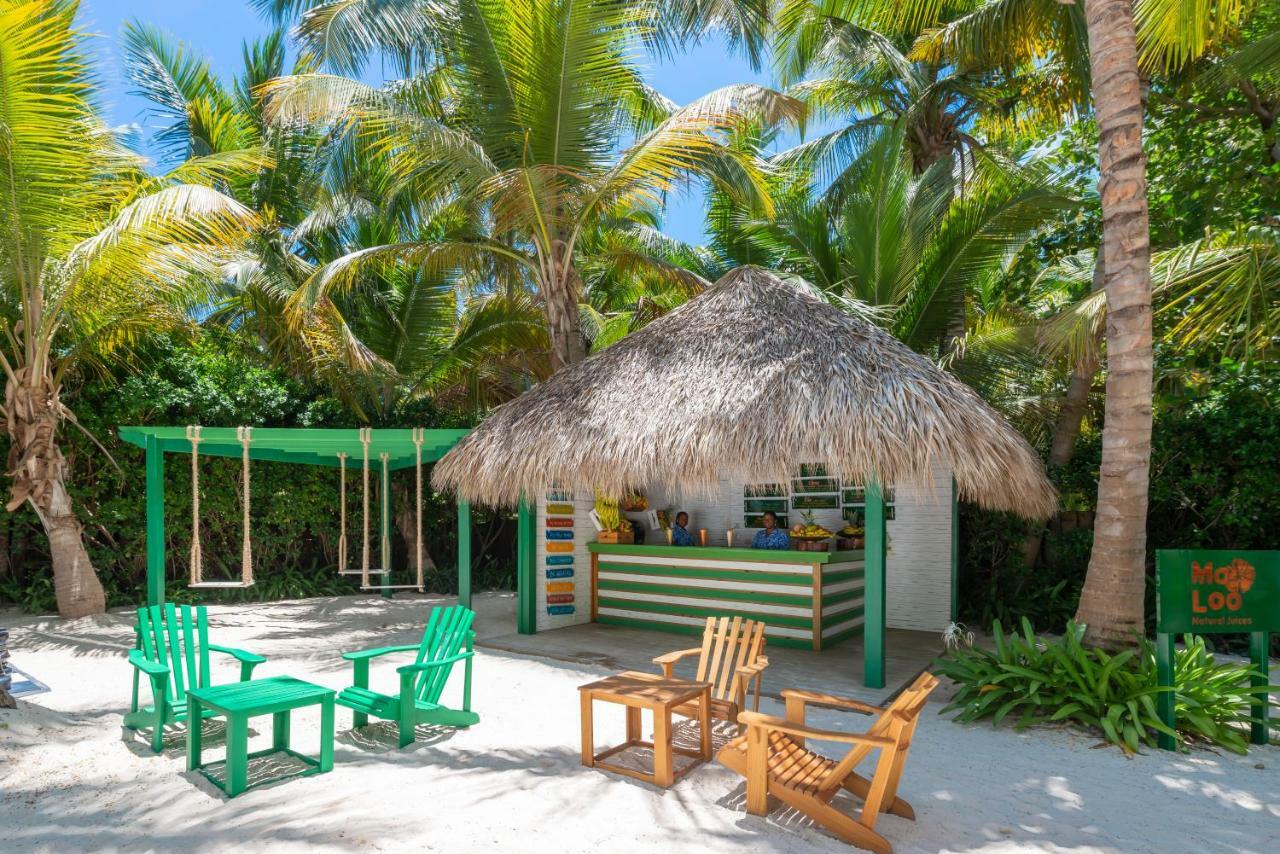 Catalonia Royal Bavaro (Adults Only) Punta Cana Exterior photo A beach bar in Maldives